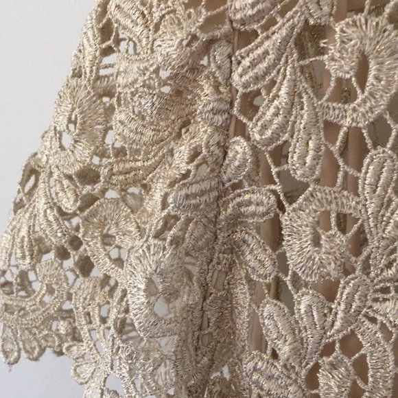 Ivory and gold lace dress. - Picture 4 of 5
